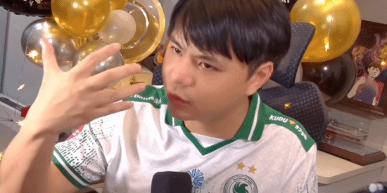 博万体育登录入口-小孩曾卓君谈什么时候退役！称想被年轻人传承下去